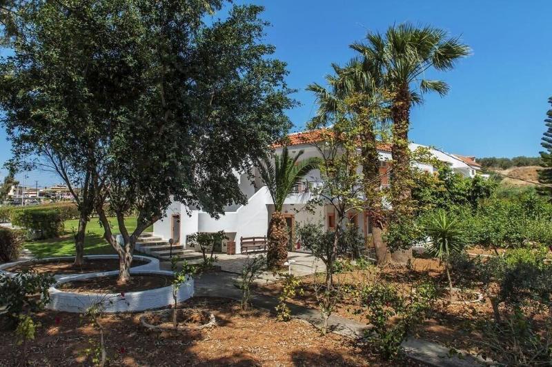 Iphigenia Mythic Retreat Apartment แอร์ซอนิสซอส ภายนอก รูปภาพ